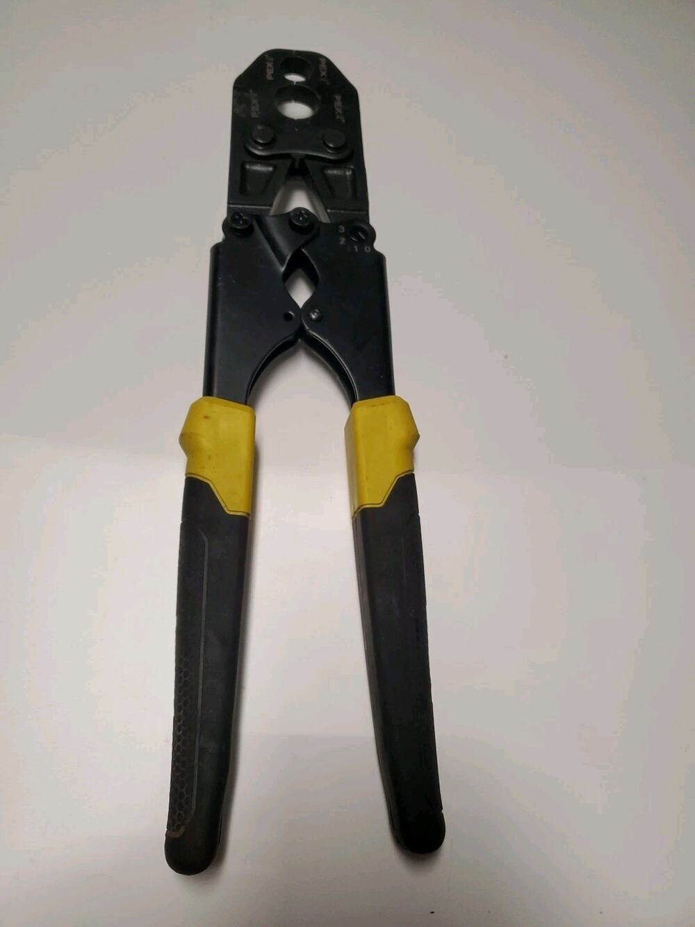 Apollo PEX Crimping Tool 1/2 & 3/4 Inch Heavy Duty Plumbing Crimp Hand Tool